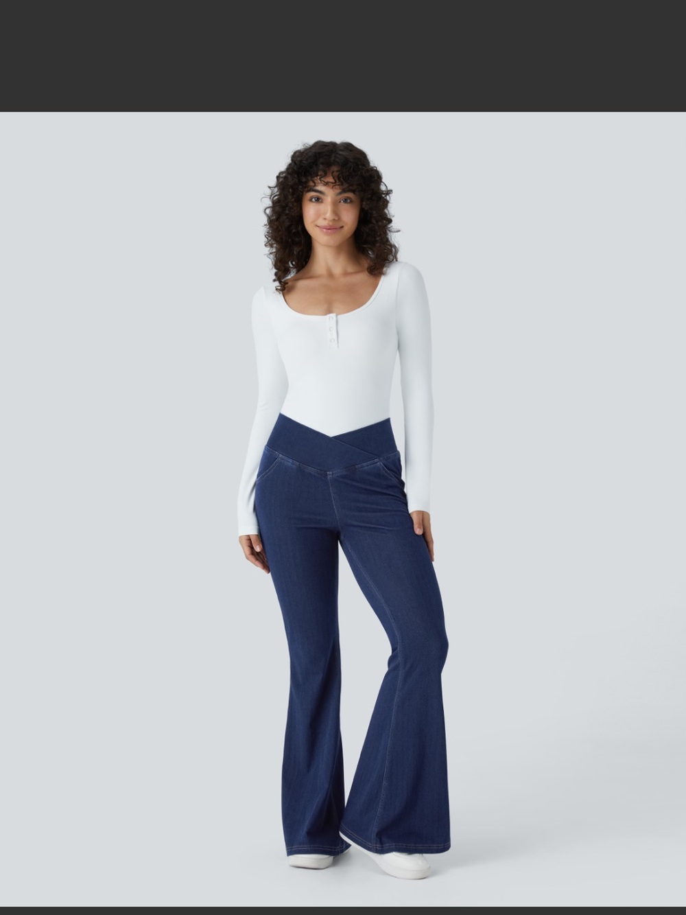 HALARA Navy V‑Waist Flare Jeans